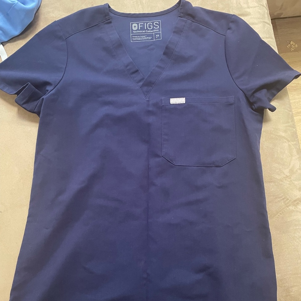 Scrub top